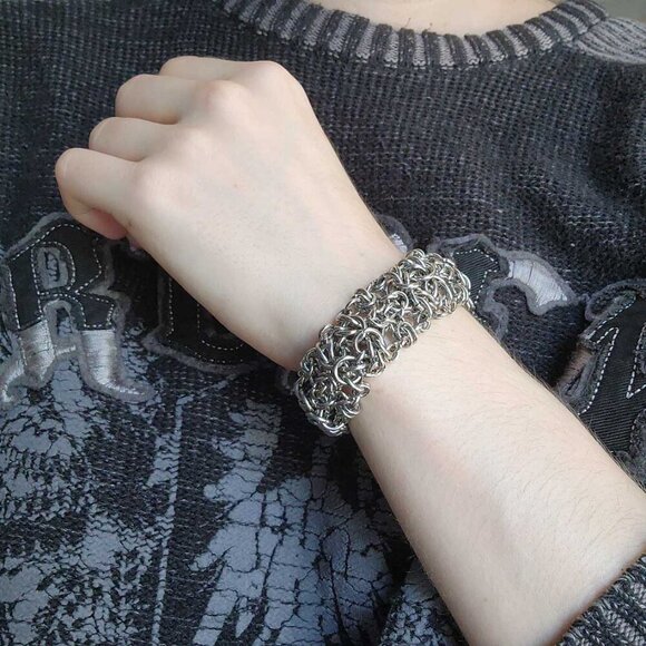 Medieval Gothic Grunge chunky silver chainmail bracelet - Picture 14 of 14